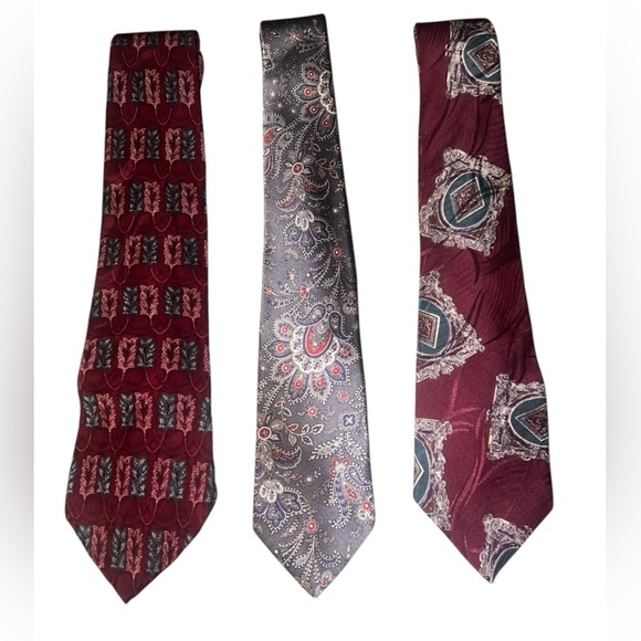 Oscar de la Renta Other - Oscar de la Renta Couture 100% Silk Red Grey Navy Green Paisley Abstract Tie Set